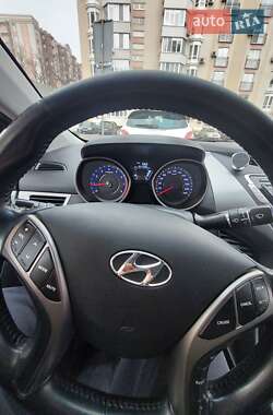 Седан Hyundai Elantra 2013 в 