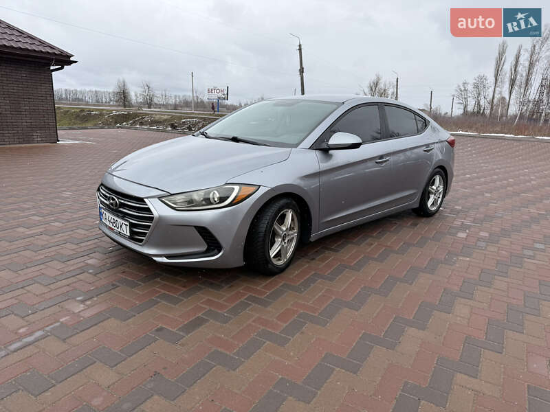 Седан Hyundai Elantra 2017 в Киеве