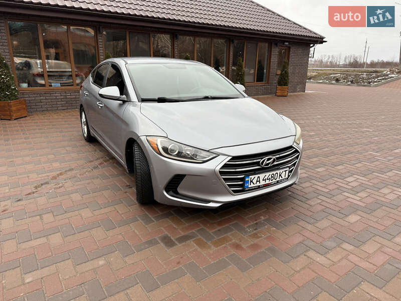 Седан Hyundai Elantra 2017 в Киеве