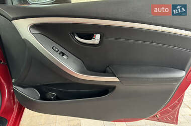 Хэтчбек Hyundai Elantra 2014 в 