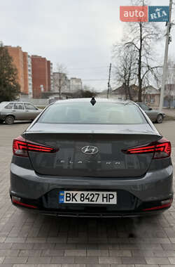 Седан Hyundai Elantra 2019 в Нежине