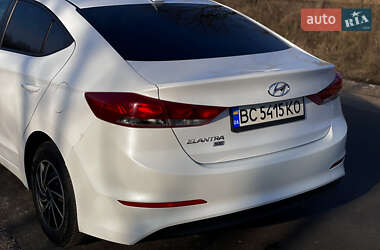 Седан Hyundai Elantra 2016 в 