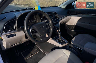 Седан Hyundai Elantra 2016 в 