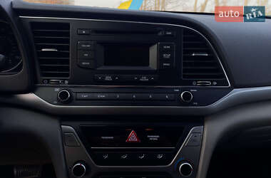Седан Hyundai Elantra 2016 в 