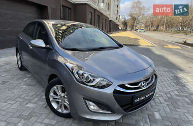 Хетчбек Hyundai Elantra 2014 в Миколаєві