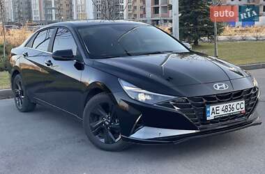 Седан Hyundai Elantra 2022 в Днепре