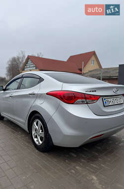 Седан Hyundai Elantra 2011 в Городке