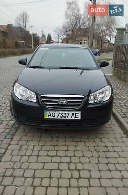 Седан Hyundai Elantra 2008 в Мукачевому