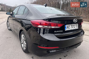 Седан Hyundai Elantra 2018 в Днепре