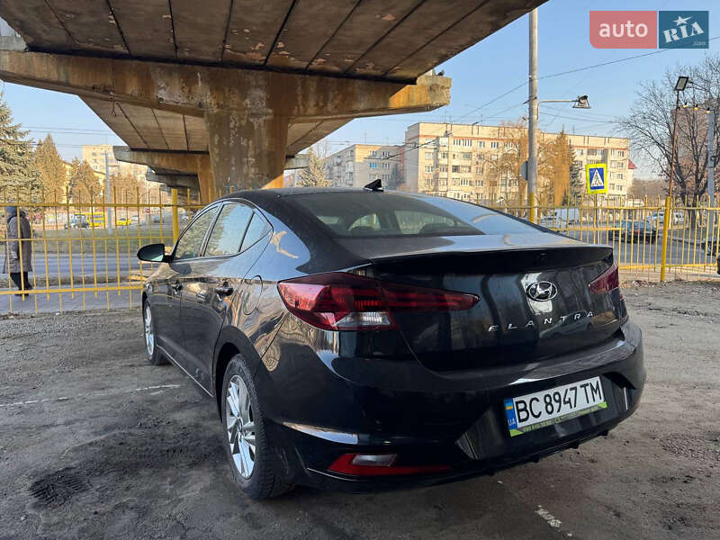 Седан Hyundai Elantra 2020 в Львові