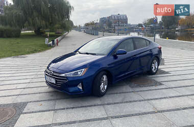 Седан Hyundai Elantra 2019 в Києві