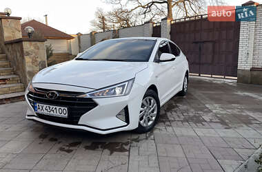 Седан Hyundai Elantra 2020 в Богодухове