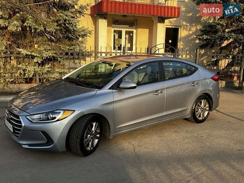 Седан Hyundai Elantra 2016 в Києві