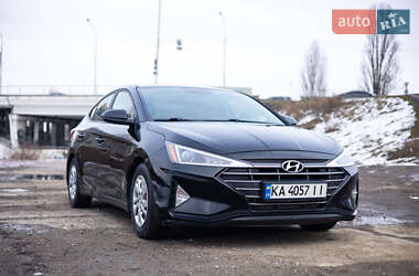 Седан Hyundai Elantra 2019 в Києві