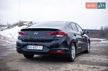 Седан Hyundai Elantra 2019 в Києві