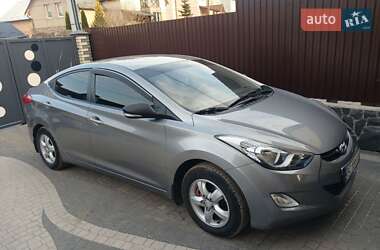 Седан Hyundai Elantra 2011 в Львове