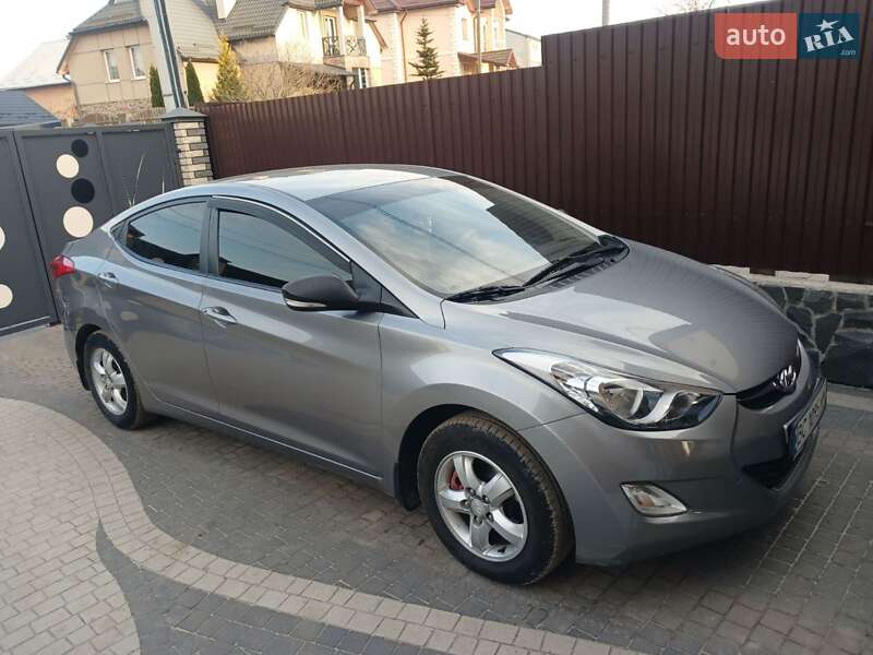 Hyundai Elantra 2011