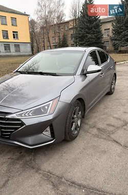 Седан Hyundai Elantra 2018 в 
