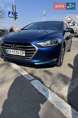 Седан Hyundai Elantra 2018 в Киеве