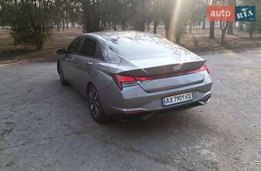Седан Hyundai Elantra 2021 в 