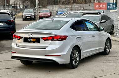 Седан Hyundai Elantra 2017 в 