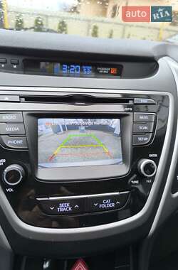 Седан Hyundai Elantra 2015 в 