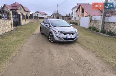 Седан Hyundai Elantra 2015 в 