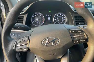 Седан Hyundai Elantra 2018 в 