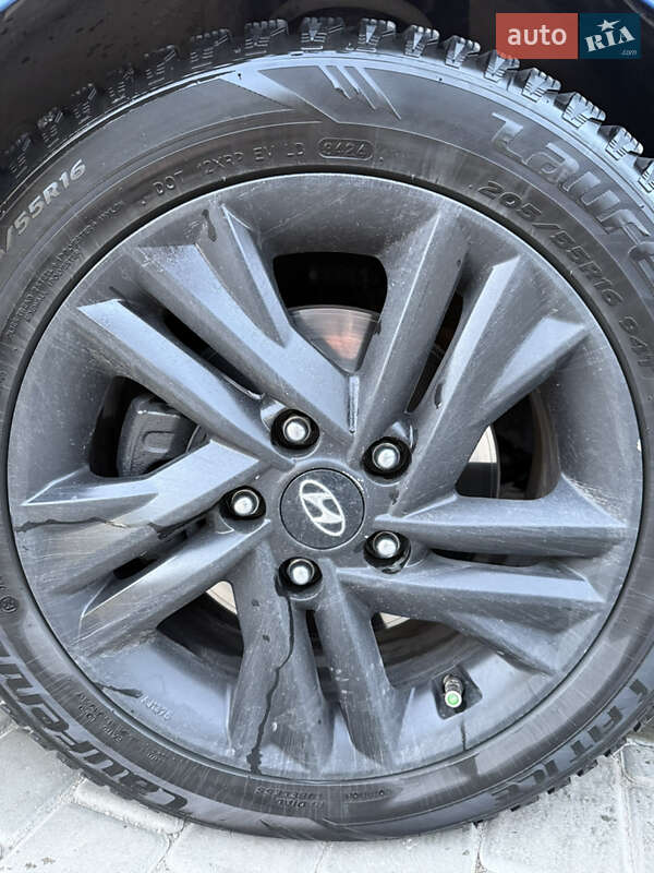 Седан Hyundai Elantra 2020 в Кропивницком