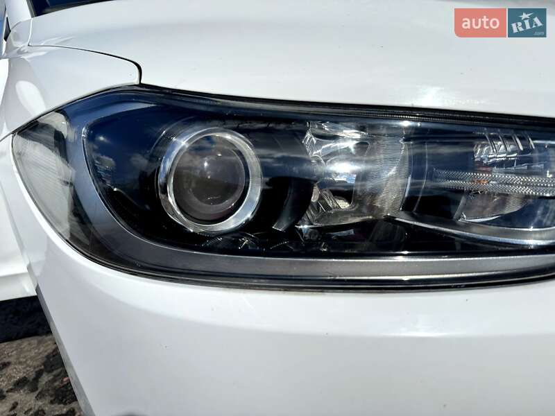 Седан Hyundai Elantra 2016 в Києві