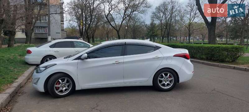 Седан Hyundai Elantra 2014 в Николаеве