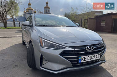 Седан Hyundai Elantra 2019 в 