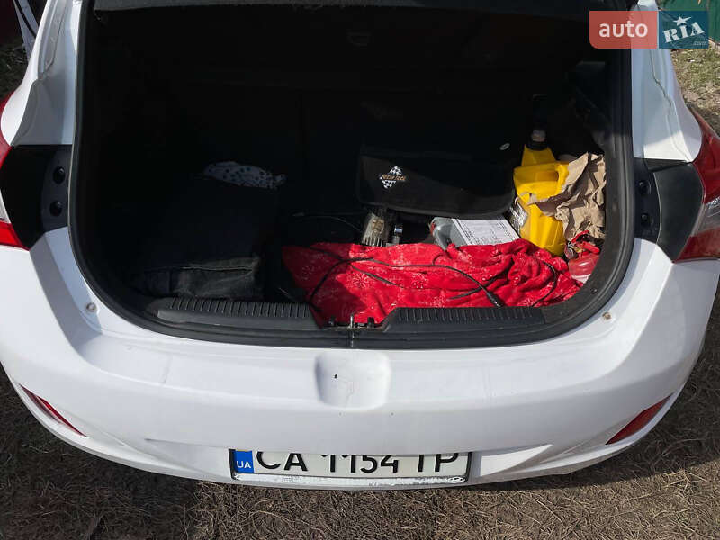 Хетчбек Hyundai Elantra 2013 в Черкасах