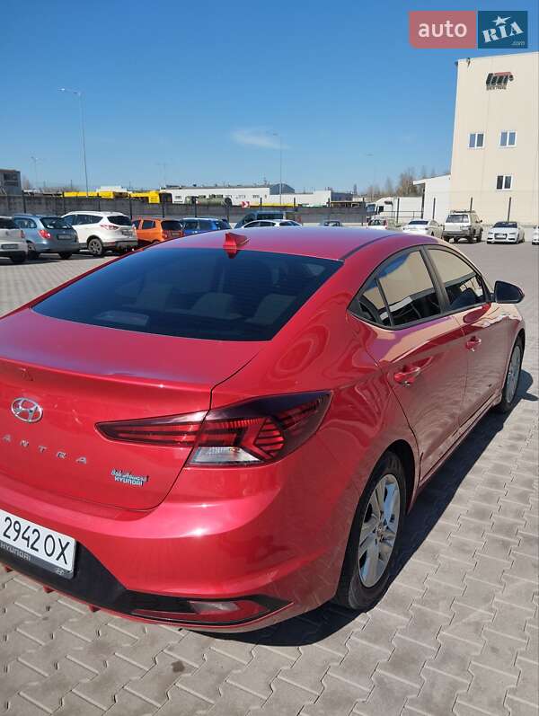 Седан Hyundai Elantra 2020 в Киеве