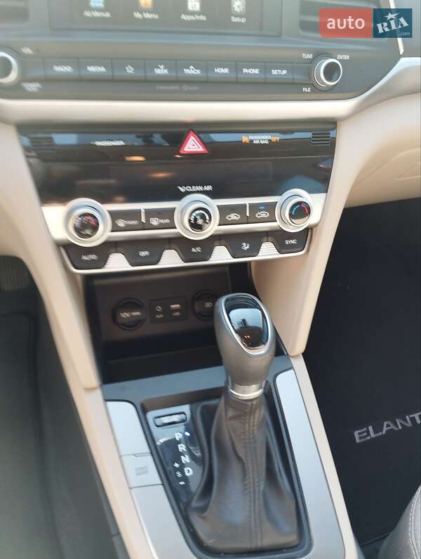 Седан Hyundai Elantra 2020 в Киеве