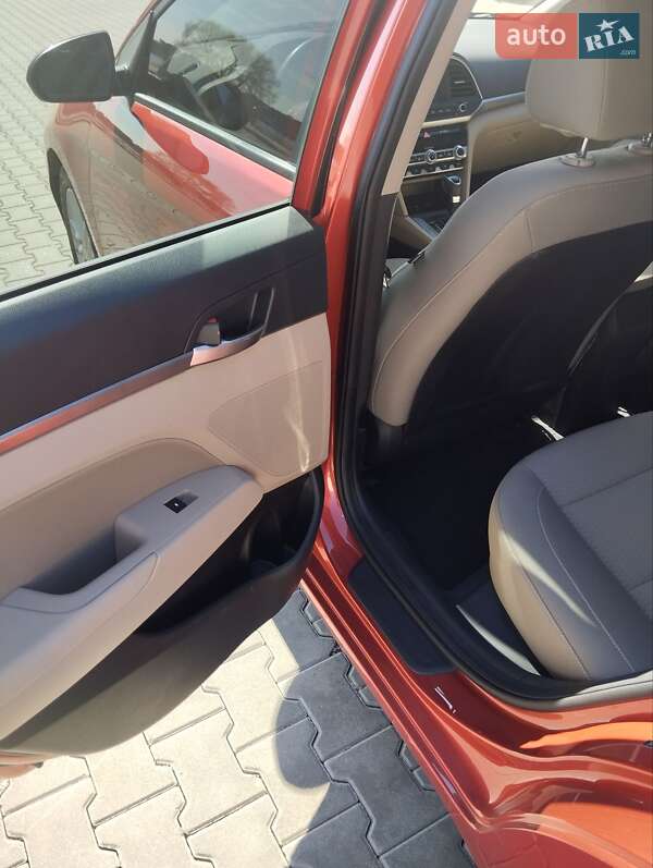Седан Hyundai Elantra 2020 в Киеве