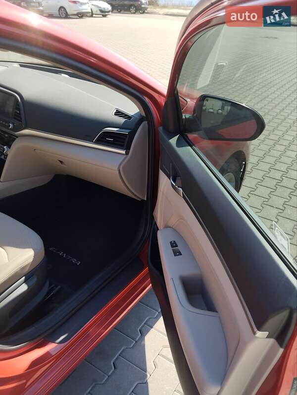 Седан Hyundai Elantra 2020 в Киеве