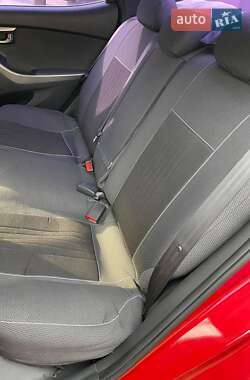 Седан Hyundai Elantra 2012 в 