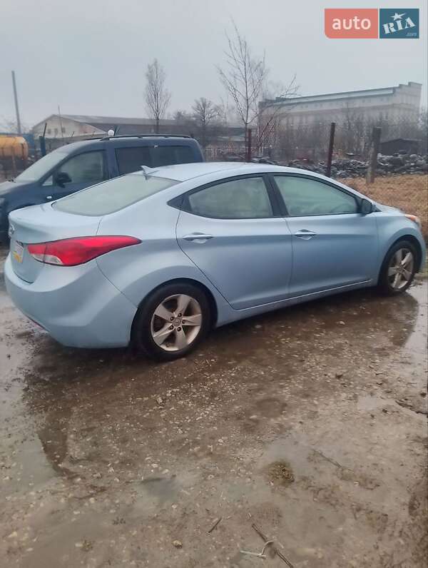 Седан Hyundai Elantra 2011 в 