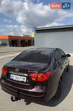 Седан Hyundai Elantra 2011 в 