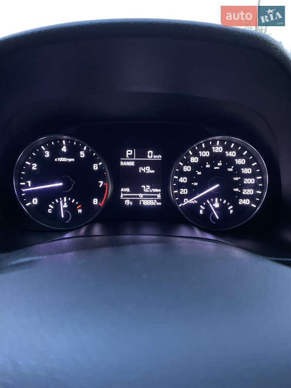 Седан Hyundai Elantra 2016 в Львове