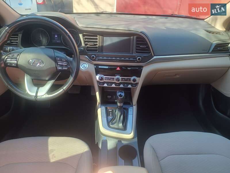 Седан Hyundai Elantra 2020 в Тульчині