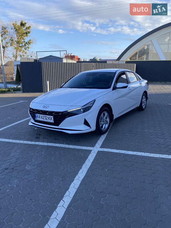 Седан Hyundai Elantra 2022 в Киеве