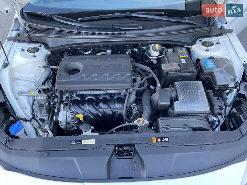 Седан Hyundai Elantra 2022 в Киеве