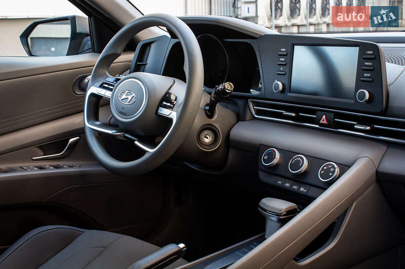 Седан Hyundai Elantra 2022 в Львове