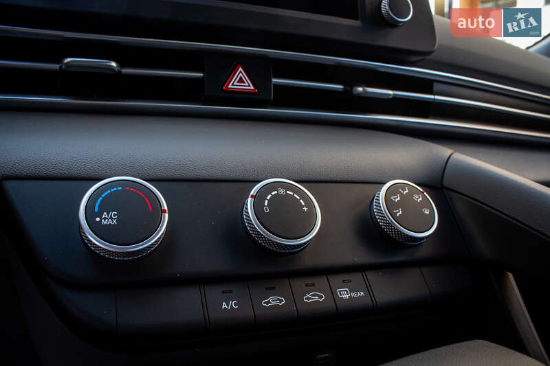 Седан Hyundai Elantra 2022 в Львове