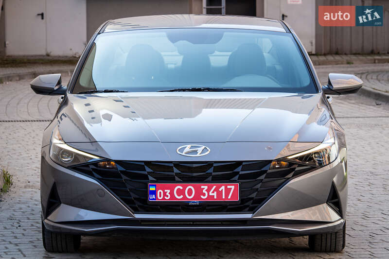 Седан Hyundai Elantra 2022 в Львове