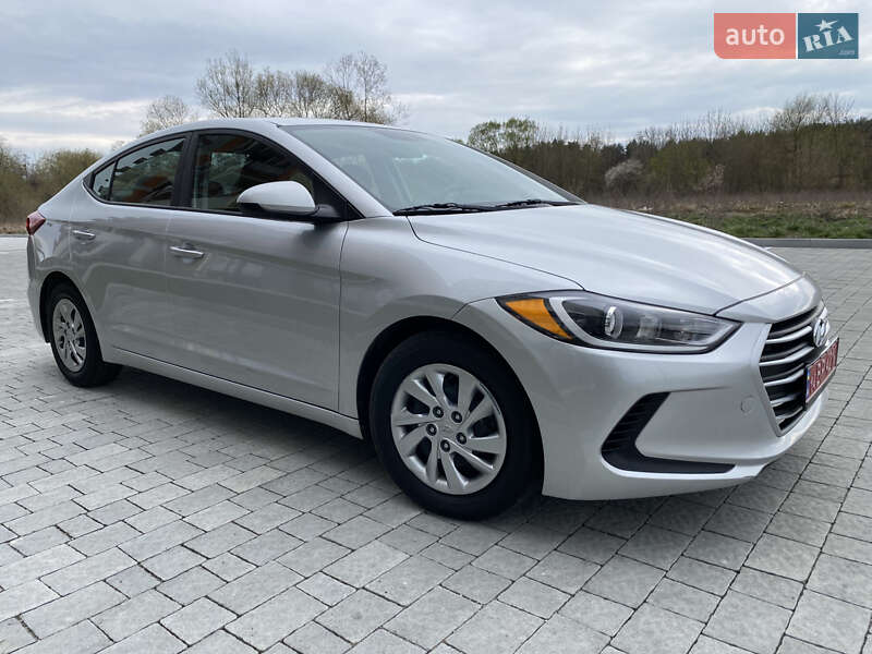 Седан Hyundai Elantra 2018 в Львові
