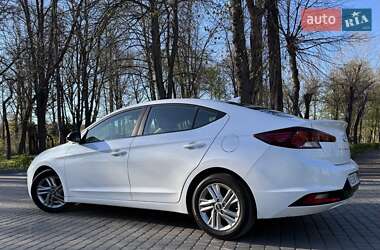 Седан Hyundai Elantra 2018 в 