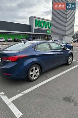Седан Hyundai Elantra 2015 в 